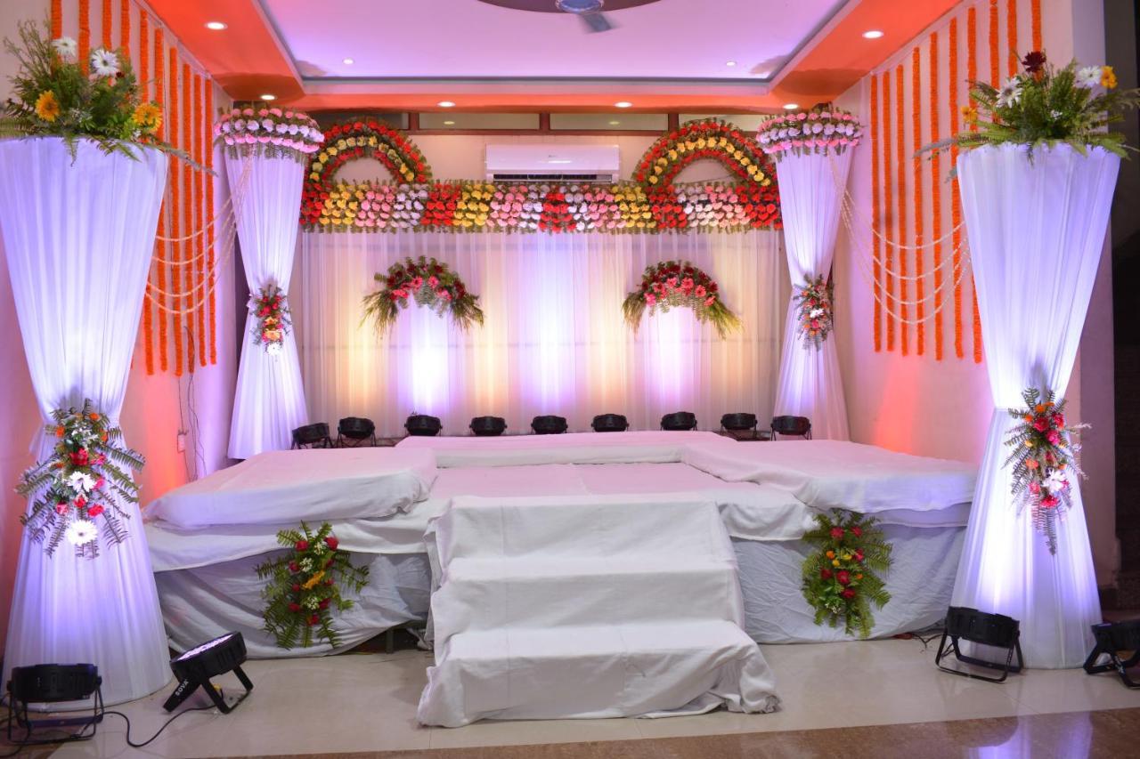 Hotel Haifa Varanasi Ngoại thất bức ảnh