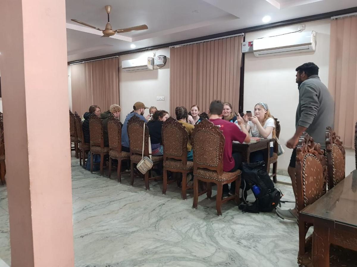 Hotel Haifa Varanasi Ngoại thất bức ảnh
